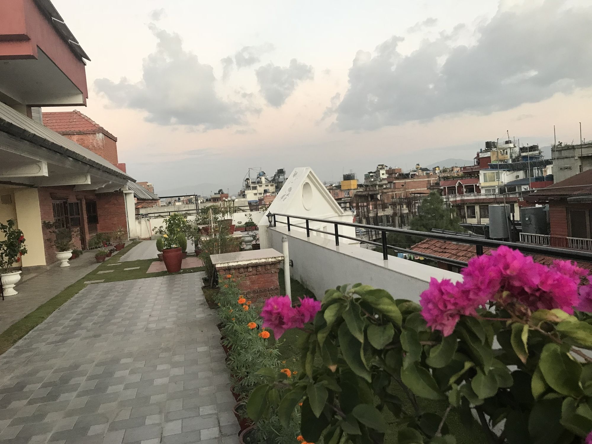 Dom Himalaya Hotel Katmandou Extérieur photo